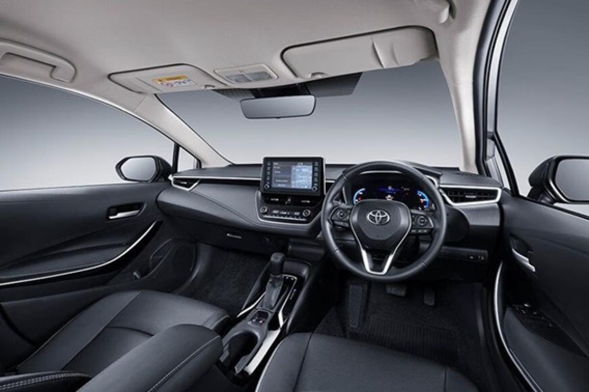Toyota Corolla Terbaru Resmi Mengaspal: Tampilan Makin Sangar, Fitur Canggih Ini Bikin Rival Ketar-ketir!