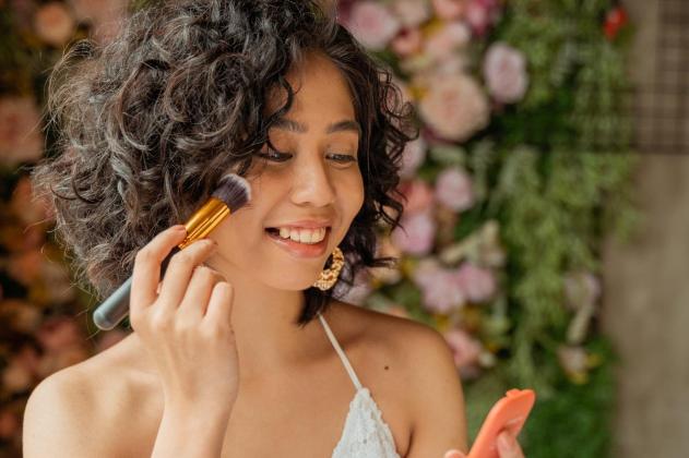 Anti Luntur! 5 Rekomendasi Makeup Outdoor Mulai Rp40 Ribuan untuk Cuaca Ekstrem