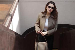 Outfit Kantor Casual ala Aaliyah Massaid (Dokumen Istimewa)