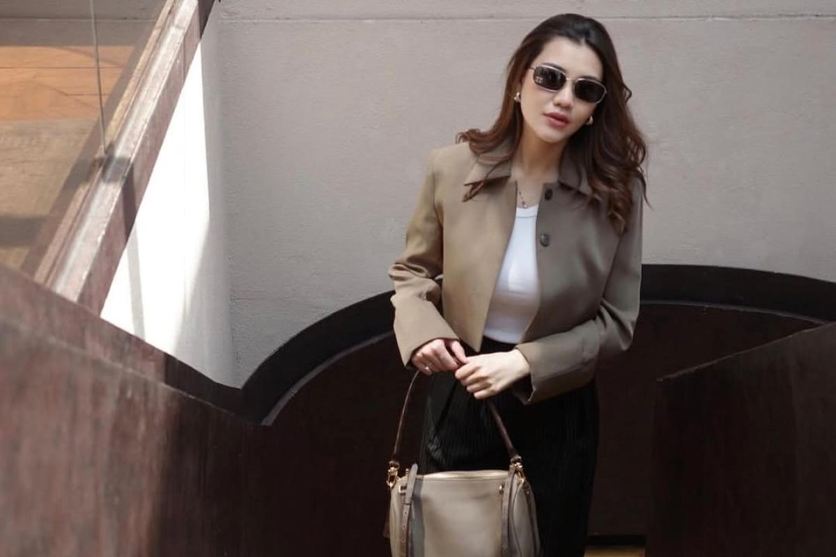 Outfit Kantor Casual ala Aaliyah Massaid (Dokumen Istimewa)