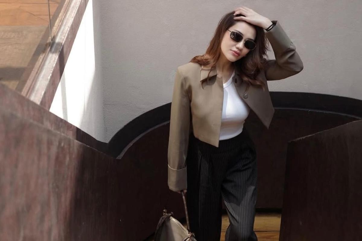 Outfit Kantor Casual ala Aaliyah Massaid (Dokumen Istimewa)