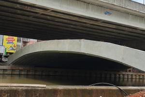 Jembatan Melengkung Wisata Kalimalang Kota Bekasi (Tuahta Aldo / fin.co.id)