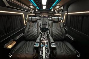 Toyota Hiace dimodifikasi tim Handry Classic (Dokumen Istimewa)
