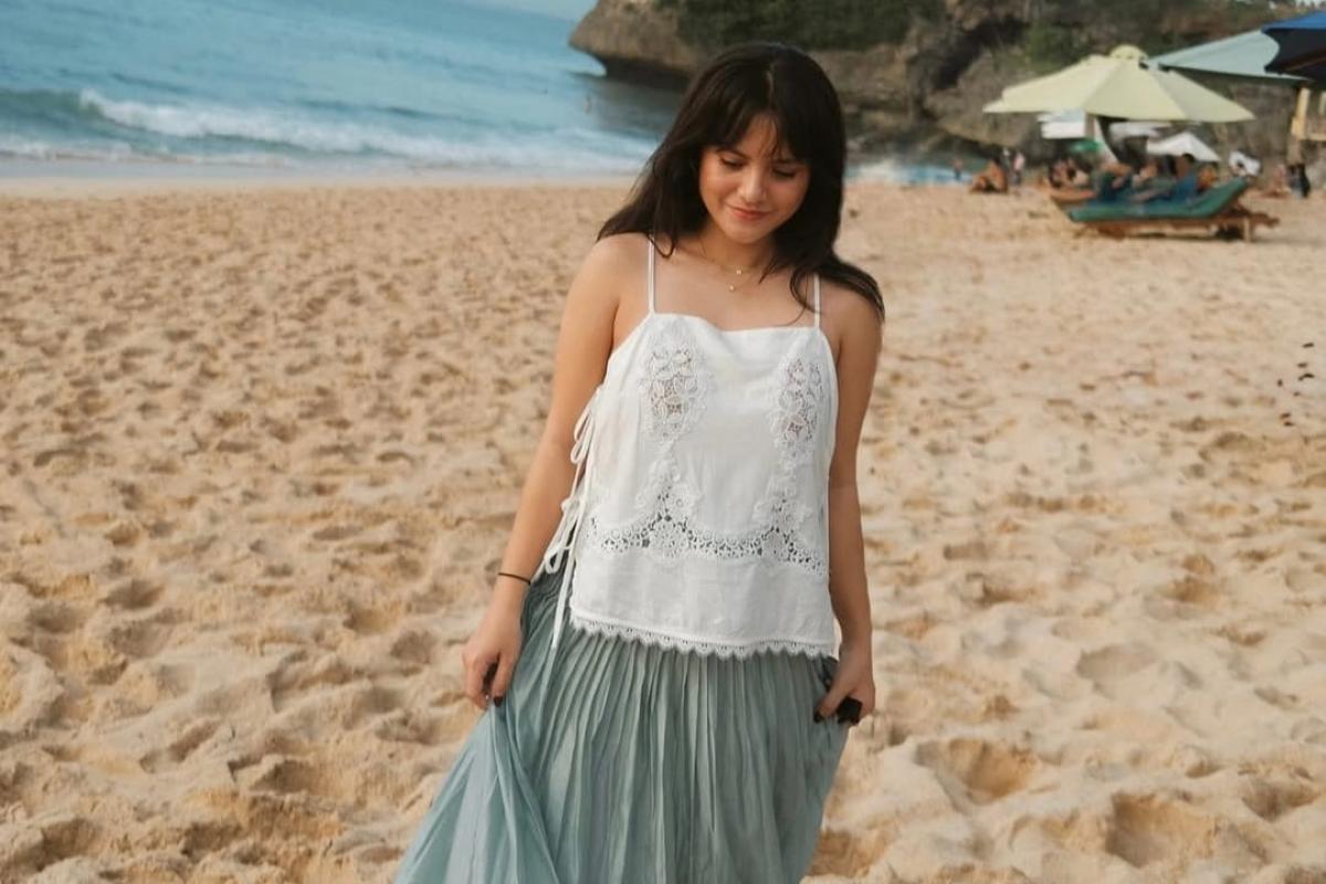 OOTD Bermain di Pantai dari Marsha Aruan (Dokumen Istimewa)