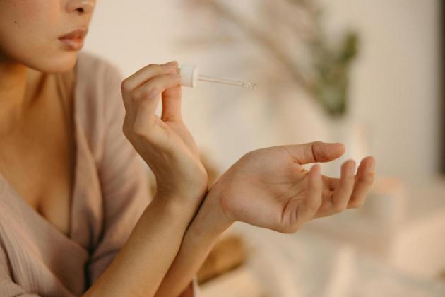Hentikan! Jangan Pakai Skincare Baru Sebelum Melakukan Langkah Kecil Ini