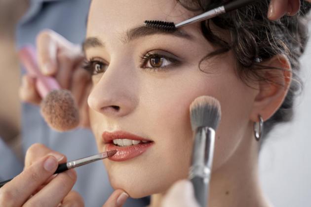 Bye-Bye Clean Girl! Inilah Tren Makeup 2026 yang Akan Mengguncang Dunia Kecantikan