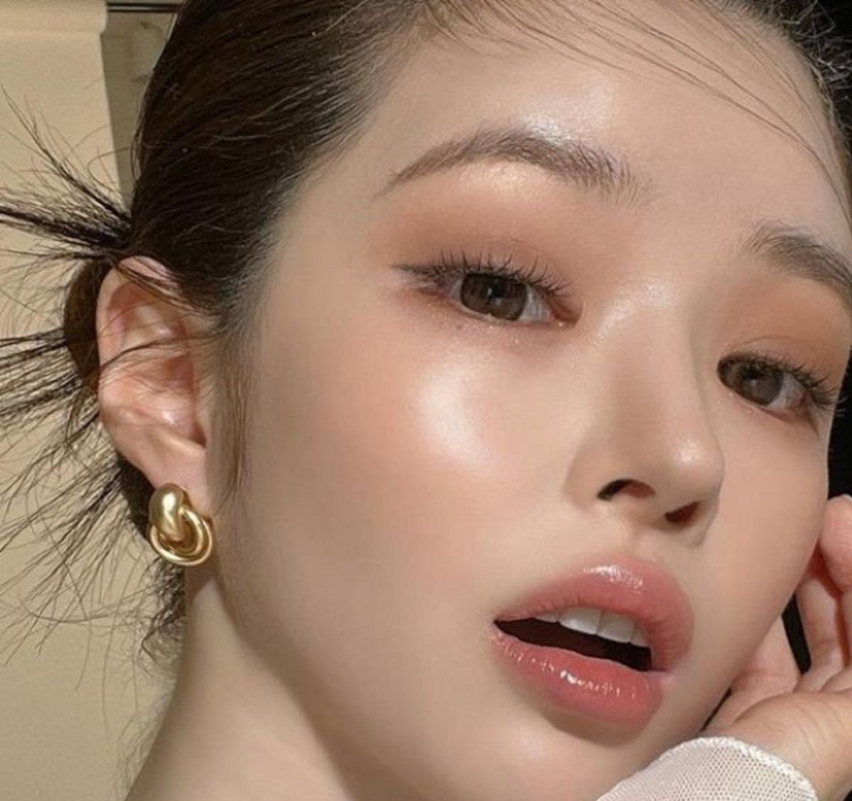 Rahasia Wajah 'Flawless' dan Segar: 7 Langkah Mudah Makeup Korean Look untuk Pemula