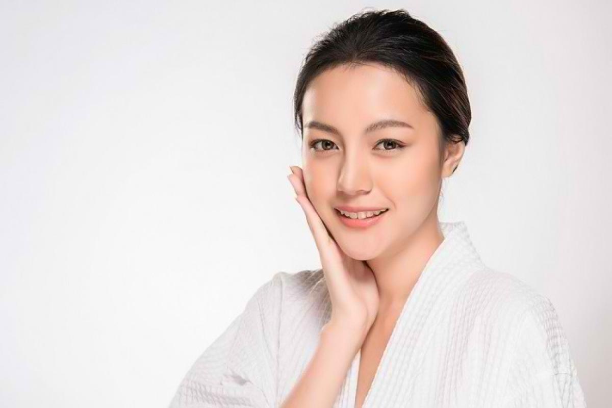Niacinamide vs Vitamin C: Mana yang Lebih Ampuh Mencerahkan Kulit Wajah?