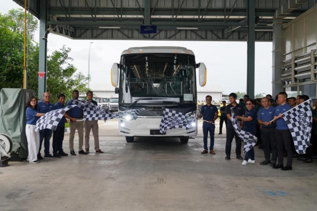 Indonesia Naik Level !! Bus Mercedes Benz Rakitan Indonesia Tembus Thailand