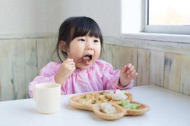 Si Kecil Susah Makan? Cek 7 Rekomendasi Vitamin Penambah Nafsu Makan Anak Terbaik