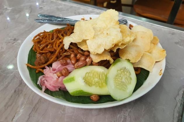 Mencicipi Sajian Warung Aceh Bang Ari, Mie Aceh dan Bangladesh Cita Rasa Lokal