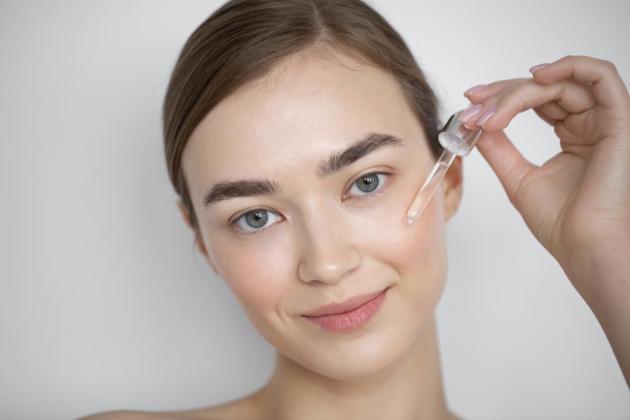 Lawan Kulit Dehidrasi! Ini Rekomendasi Serum Hyaluronic Acid Biar Kulit Nggak Keriput