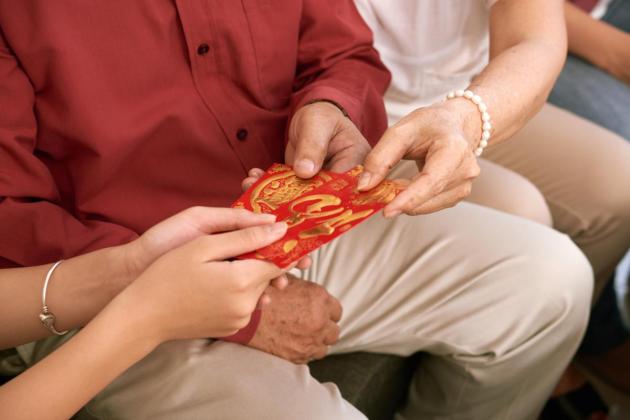 Siapa Bilang Imlek di Rumah Membosankan? Cek 5 Ide Seru yang Bikin Keluarga Betah!