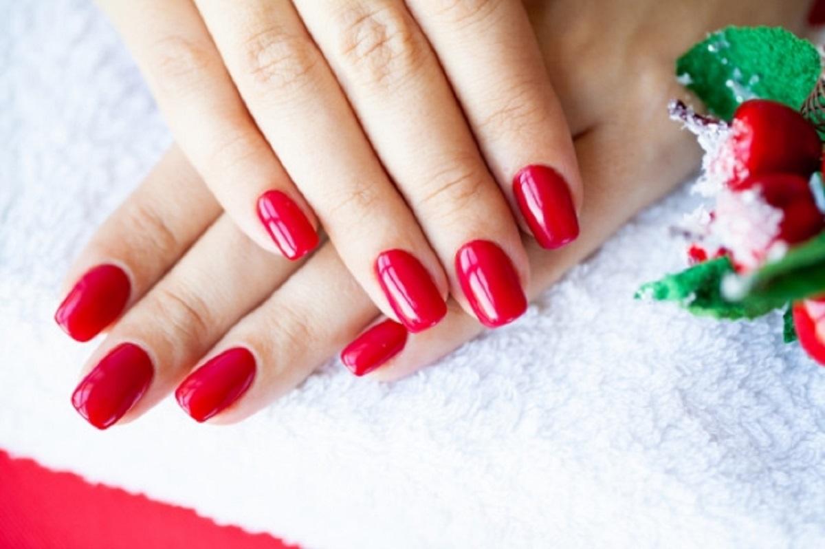 Bocoran Tren Nail Art 2026, 4 Desain Kuku Minimalis Ini Sukses Ubah Penampilan Jadi Super Stunning!