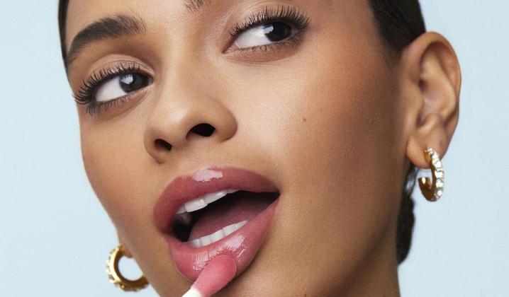 Lip Oil vs Lip Gloss: Mana yang Paling Pas untuk Bibir Anda?