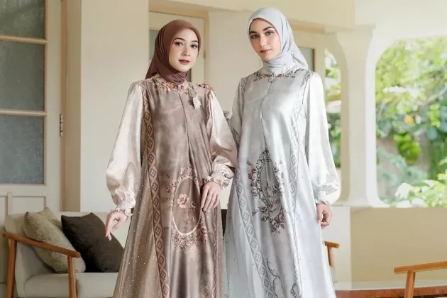 Tampil syar’i dan Elegan saat Puasa, Rekomendasi Paduan Gamis dan Hijab Paris
