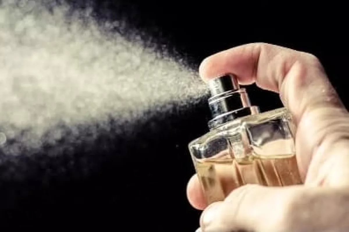 5 Parfum Remaja 2000an Bikin Nostalgia, Wangi Legendaris Tak Pernah Luntur