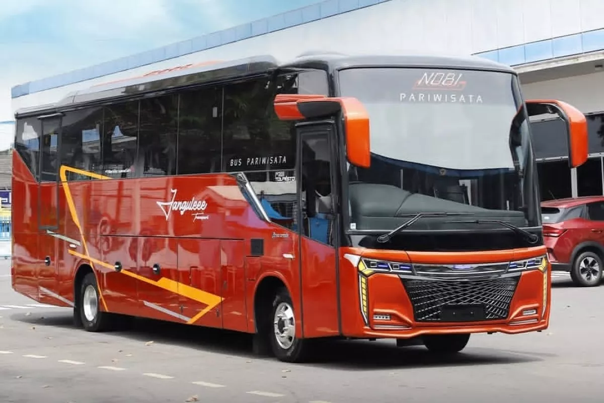New Armada Hadirkan Bus Skylander R25 Medium Bermesin Mercedes Benz OF 917