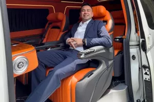 Melihat Toyota Hiace Raffi Ahmad, Interior Disulap Super Mewah oleh Hardy Classic