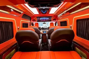 Melihat modifikasi Toyota Hiace milik Raffi Ahmad (Dokumen Hardy Classic)