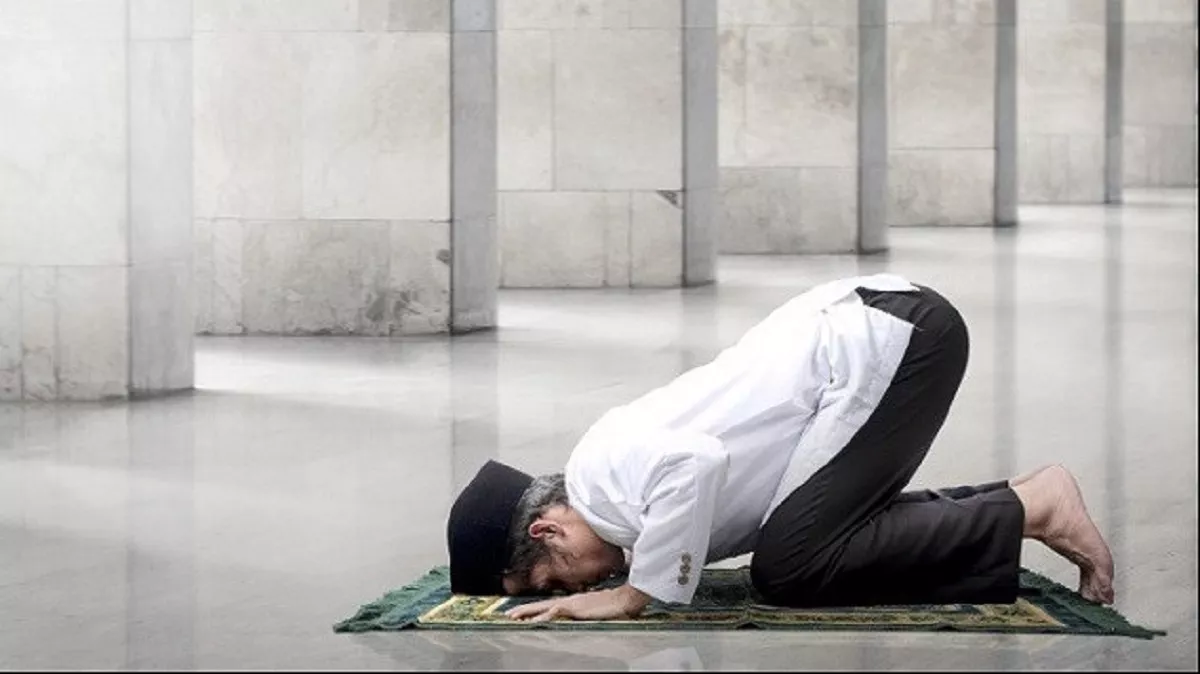 Tata Cara Shalat Gerhana Bulan Total: Lengkap dengan Niat dan Hukumnya