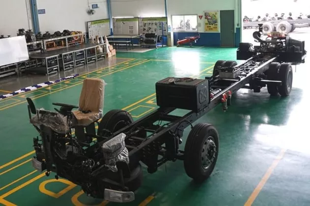 Hino Tekan Penurunan Penjualan Sasis Bus 2025 Lewat Layanan Pembiayaan