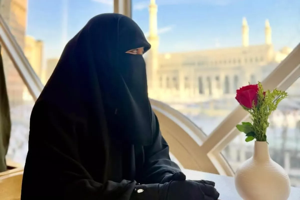 Imbas Konflik Timur Tengah, Umi Pipik Tunda Keberangkatan Jemaah Umrah Travel