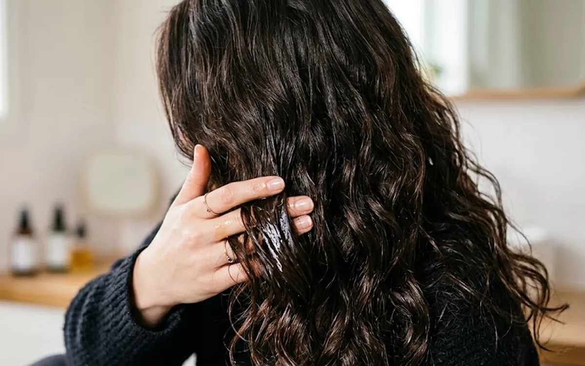 3 Minyak Alami Paling Efektif untuk Pertumbuhan dan Kesehatan Rambut