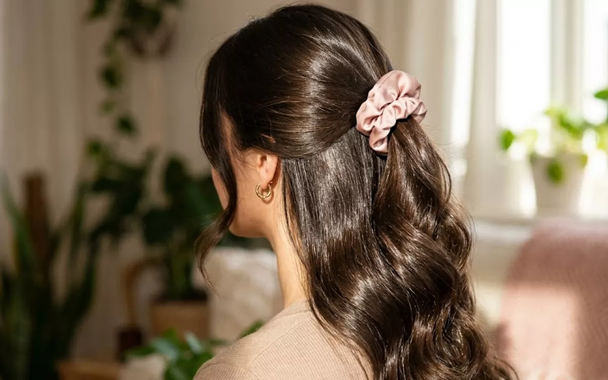 Cara Mengatasi Bad Hair Day dalam 5 Menit, Tampil Hits Setiap Saat!
