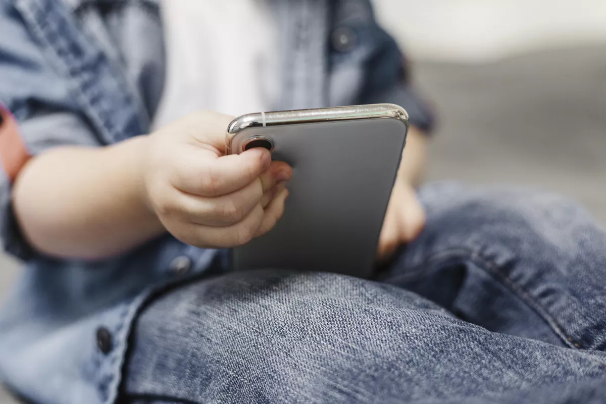 Aturan Screen Time untuk Anak: Batasan Durasi dan Pentingnya Pendampingan Orang Tua