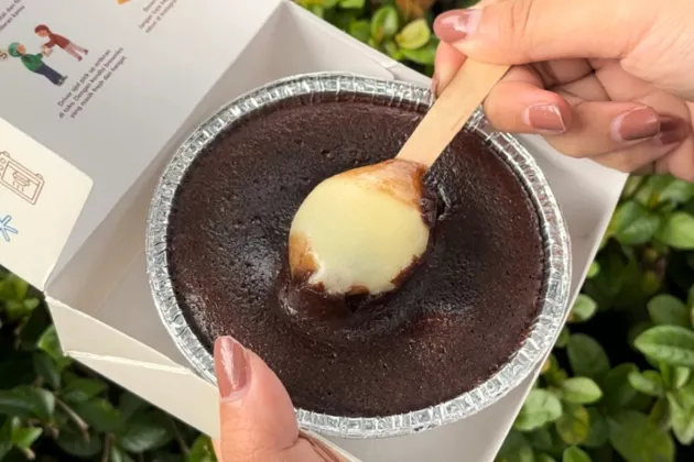 Lumeran Keju di Balik Lembutnya Brownies: Rahasia Cheese Lava yang Bikin Ketagihan!