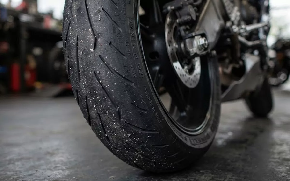 Keunggulan Isi Ban Motor dengan Nitrogen: Tekanan Stabil & Lebih Awet