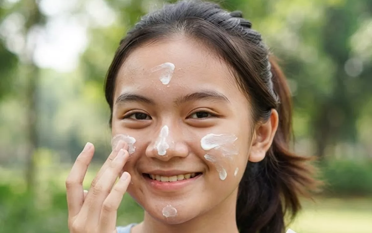 Rekomendasi Sunscreen untuk Pelajar yang Ringan dan Bebas White Cast
