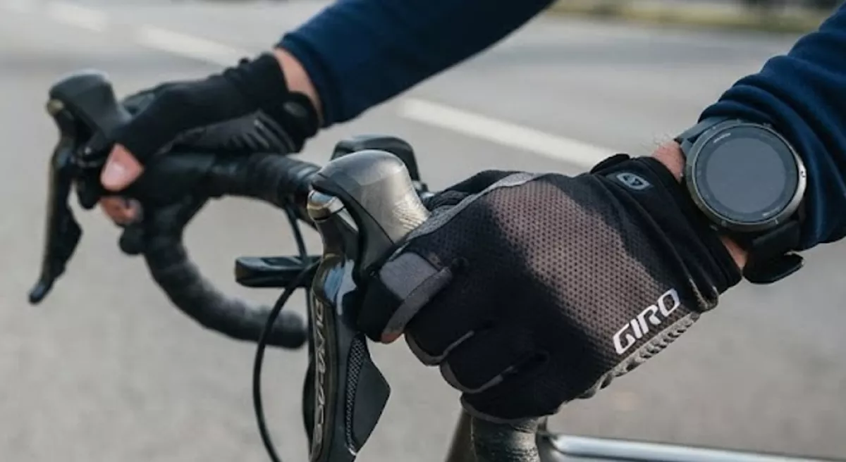 6 Perlengkapan Safety Riding Wajib untuk Pekerja yang Bersepeda ke Kantor