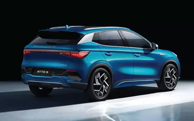 Tren Warna Mobil Listrik 2026: Bukan Cuma Putih, Ini Pilihan yang Lagi Hits!
