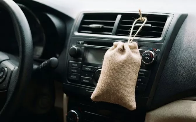 AC Mobil Bau Apek? Hilangkan dengan 3 Bahan Alami Ini Tanpa Ribet