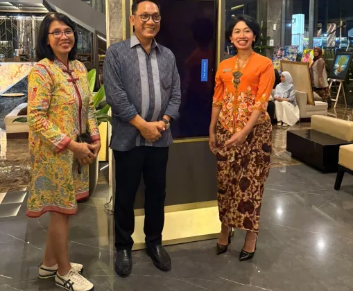 Sambut Hari Batik, 1O1 STYLE Yogyakarta Malioboro Gandeng Pelukis Kondang Gelar Pameran Wahyu Tumurun
