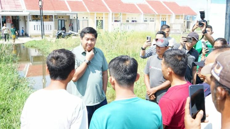 Menteri PKP Sidak Perumahan Bersubsidi di Bekasi yang Jadi Langganan Banjir, Desak Pengembang Segera Atasi Masalah