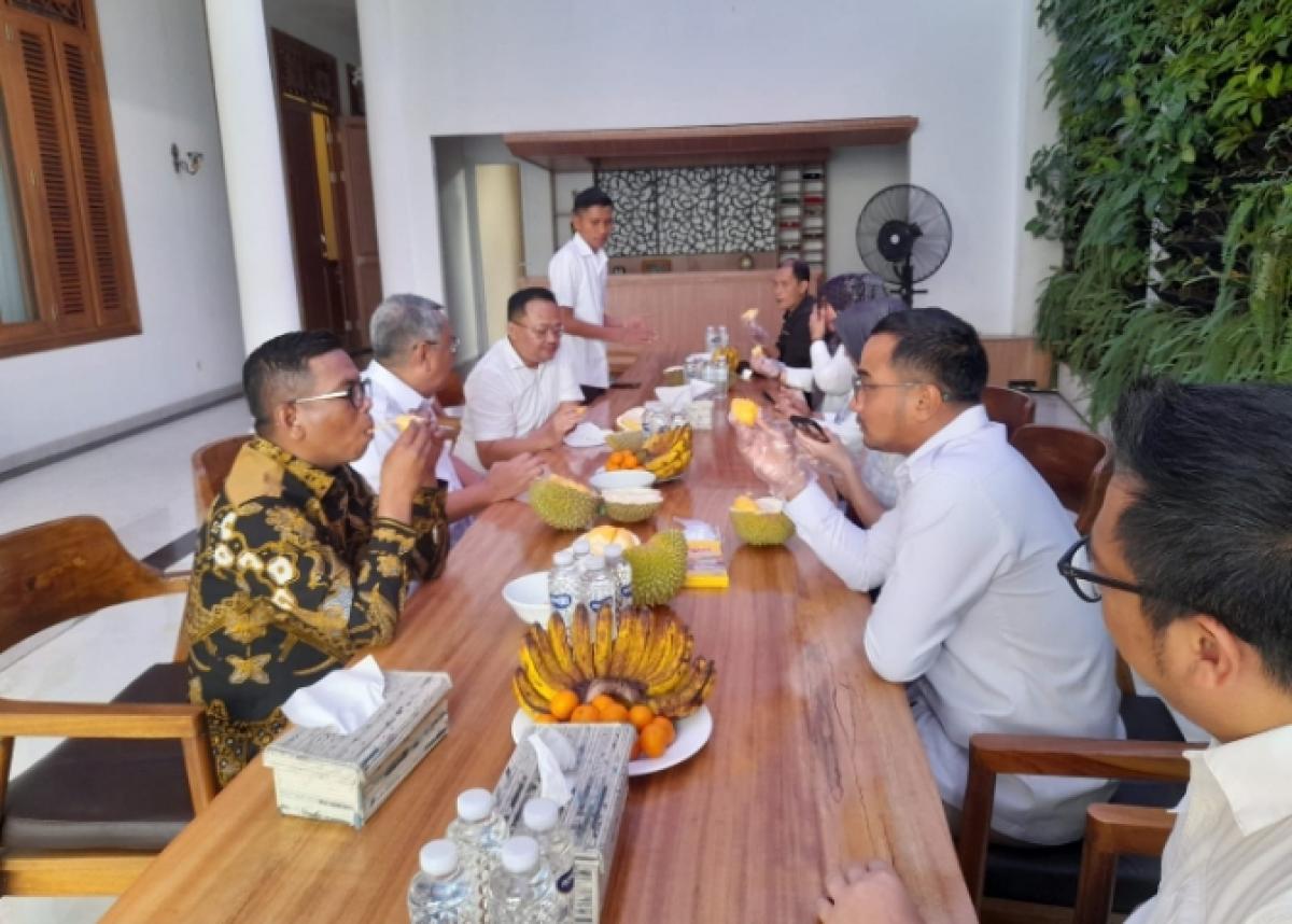 Gubernur Banten Tepilih Silaturahmi Walikota Tangsel Terpilih, Andra Soni : Bersinergi Untuk Kesejahteraan Rakyat Banten
