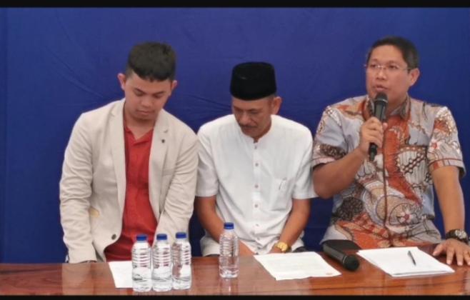 Kepala Desa Kohod Arsin Bantah Jadi Aktor Utama dalam kasus Pagar Laut di Tangerang