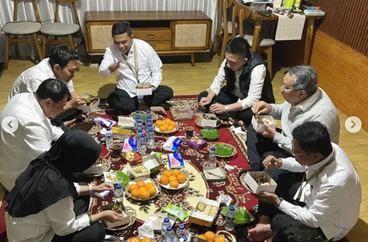 Momen Gubernur Andra Soni Rangkul Kepala Daerah se-Banten Saat Retret di Magelang, Ngobrol hingga Makan Bersama di Tenda 052120