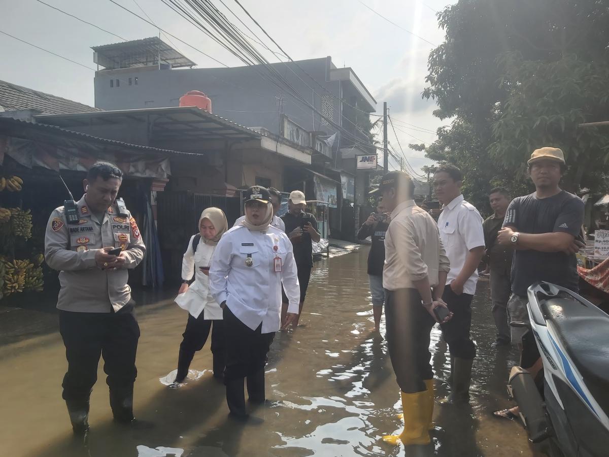 Gerak Cepat! Wakil Bupati Tangerang Tinjau Lokasi Banjir di Perumahan Mustika