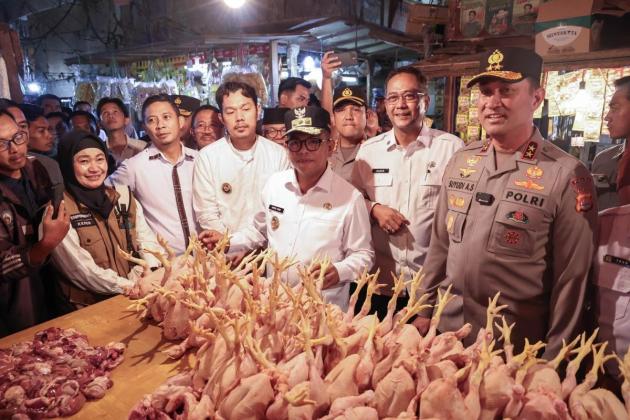 Tinjau Pasar Induk Rau, Gubernur Banten Andra Soni: Kita Pastikan Masyarakat Mendapatkan Harga Yang Sesuai