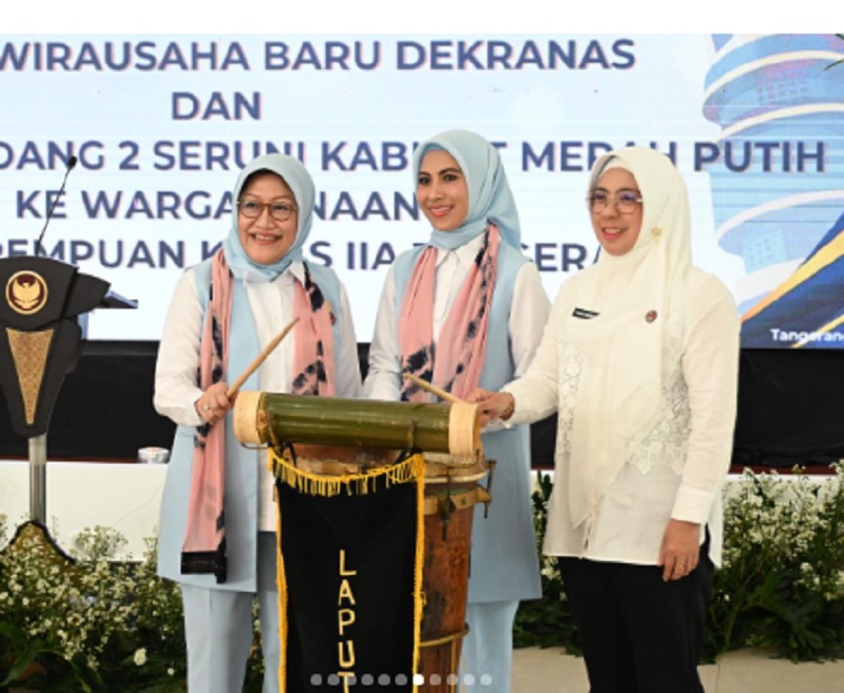 Tinawati Dampingi Selvi Gibran Kunjungi Lapas, Ini Harapan Mereka untuk Warga Binaan