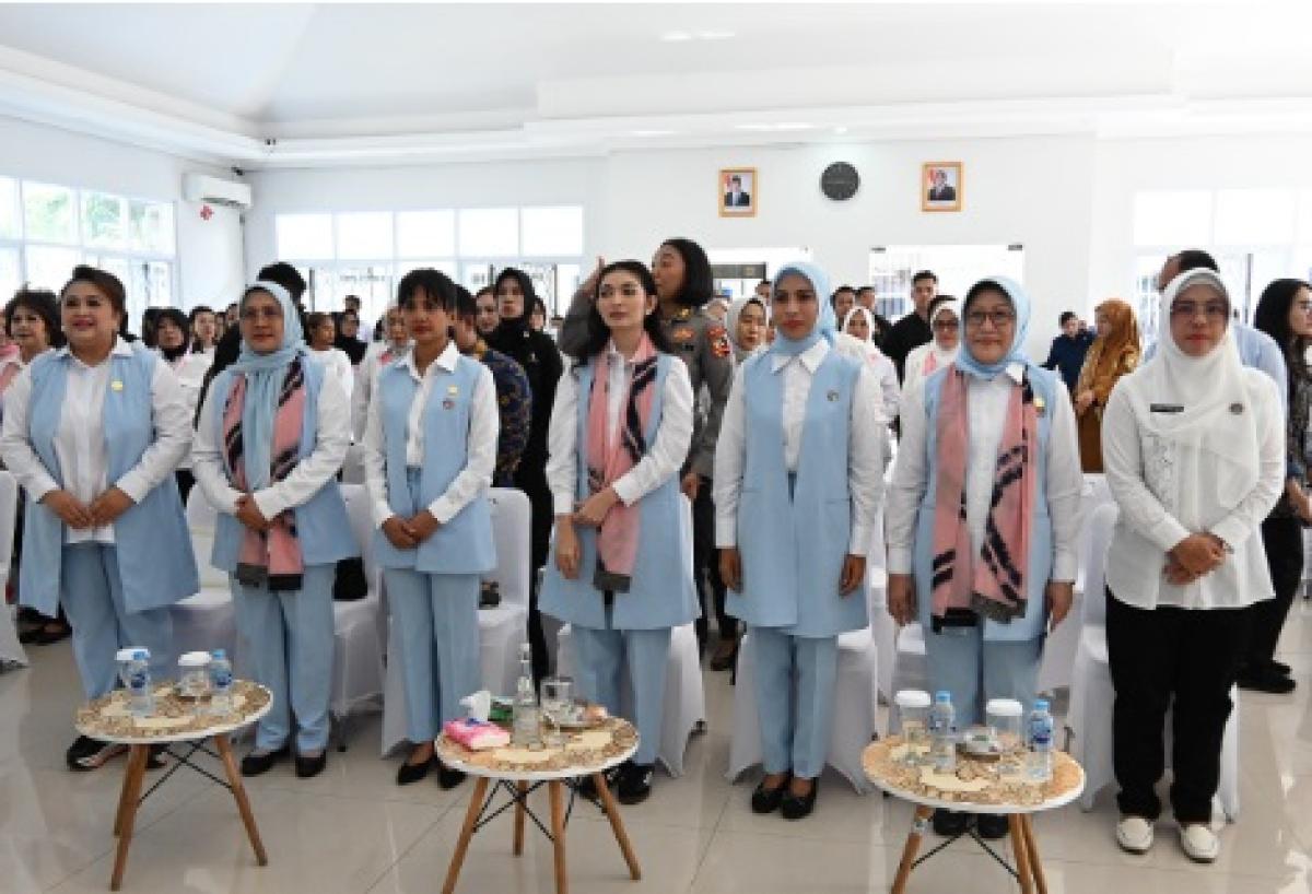 Tinawati Dampingi Selvi Gibran Kunjungi Lapas, Ini Harapan Mereka untuk Warga Binaan
