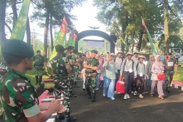 Pemprov Jawa Barat Kirim 272 Siswa Interdisipliner Level Berat ke Barak Militer