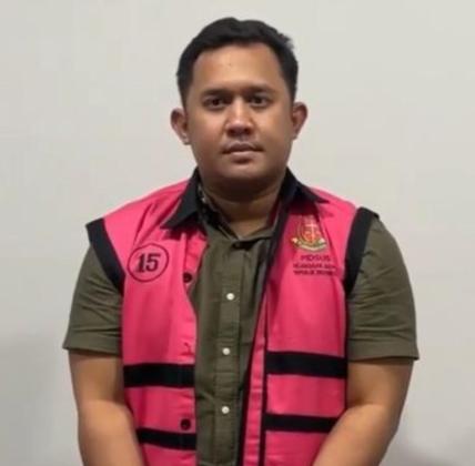 Tampang Buzzer Adhiya Muzakki Tersangka Kejagung, Jejak Digitalnya Disorot, Sebut Jokowi Abadi