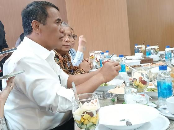 Mentan Siap Bangun Gudang Darurat untuk Tampung Stok Beras Nasional