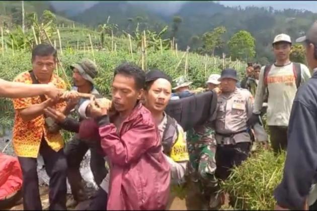 Tim SAR Temukan Pendaki Hilang Tiga Hari di Gunung Cikuray Garut