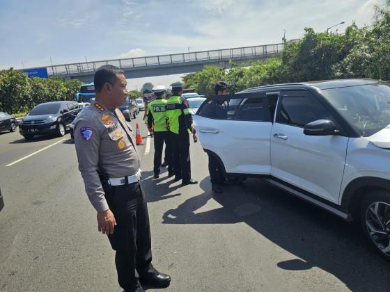 Kecelakaan di Tol Jagorawi, 2 Orang Luka-Luka Setelah Pikap Dihajar Hyundai Creta
